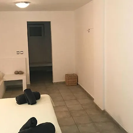 Nerissa Hotel Adamantas (Milos)