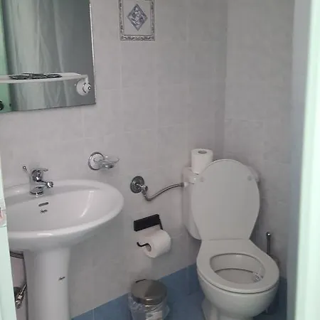 Nerissa Hotel *